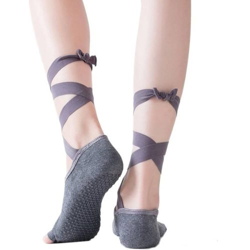 پاپوش یوگا و پیلاتس بند دار